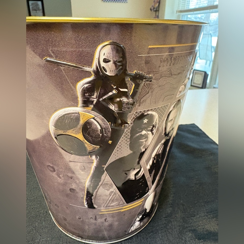 Marvel Studios Thunderbolts Metallic Popcorn Bucket - Picture 4 of 8